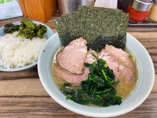 「チャーシューメン + のり」@横浜家系ラーメン 武蔵家 東小金井店の写真