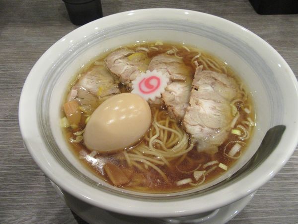「チャーシュー中華そば　醤油（１２００円）＋味玉１２０円」@中華そば 翠の写真