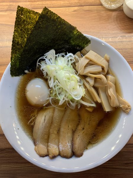 「特製中華そば（醤油）麺半分」@中華蕎麦 きみのあーるの写真