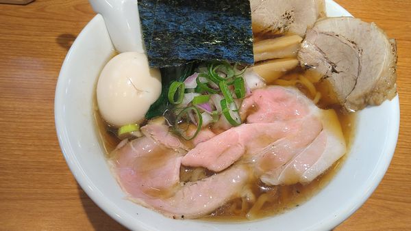 「特製醤油らぁめん」@焼きあご煮干しらぁめん はなかぜの写真