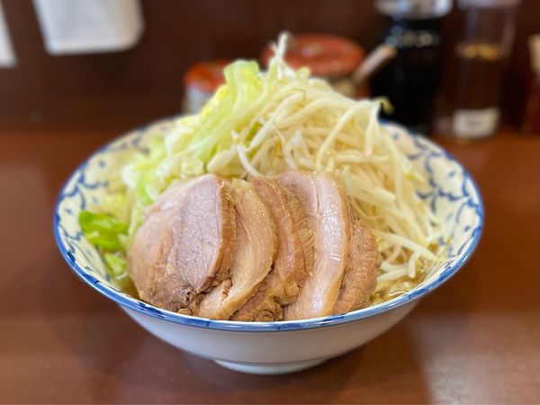 「豚増しらーめん大盛り」@らーめん陸の写真