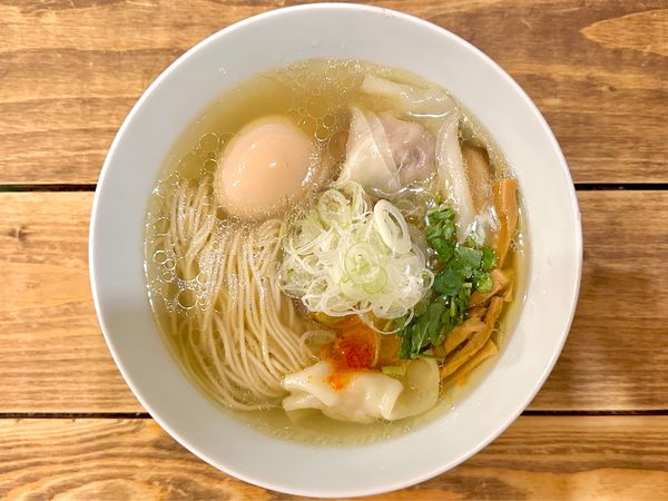 「★MIXワンタン煮玉子(塩)🍜¥1,300」@地球の中華そばの写真
