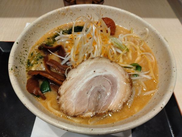 「バリ辛味噌ラーメン」@つじ田 味噌の章 東京駅店の写真