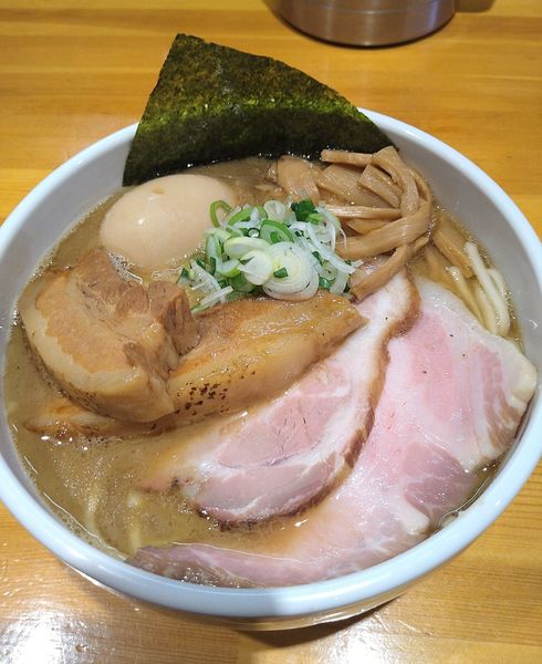「特製ら〜麺（大）+角煮」@つけ麺 燕武の写真