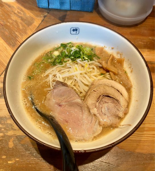 「ラーメン（900円）」@麺や 輝 中津店の写真