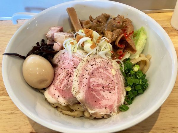 「豚モツ油そば 950円」@中華そば ひしおの写真