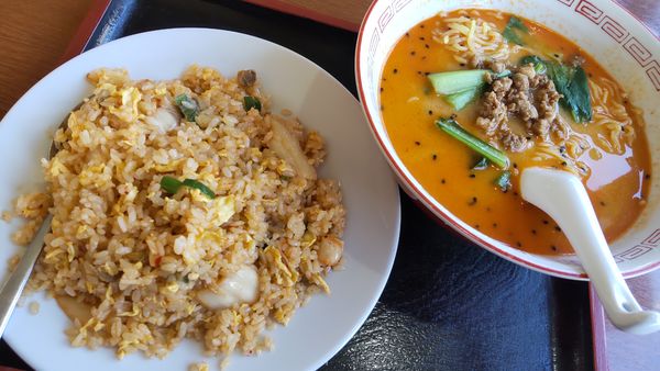 「担々麵+キムチチャーハン850円」@鑫隆園の写真