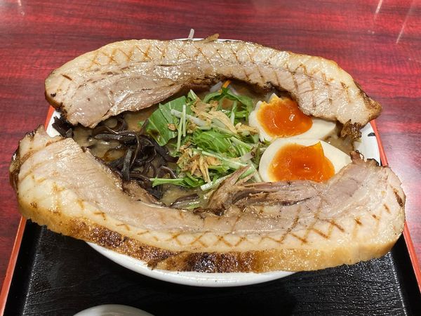 「濃厚芳醇みそらぁめん・炙りちゃーしゅう二枚のせ」@みそ神の写真