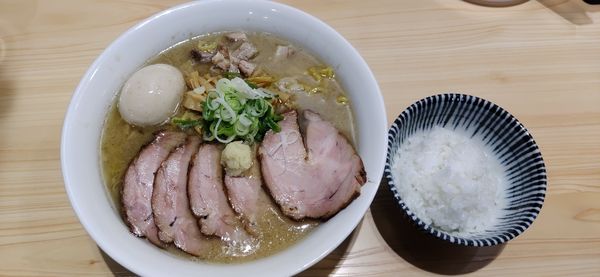 「味噌チャーシュー麺+味玉、ちょこっとごはん」@三ん寅の写真