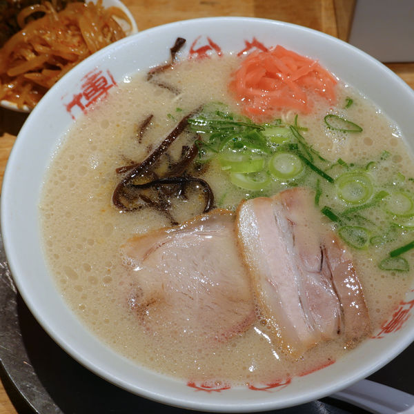 「博多とんこつらぁめん 820円（ふつう）」@博多一風堂 大名本店の写真