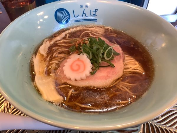 「イカ煮干しらぁ麺　900円」@湘南しんばの写真