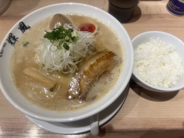 「濃厚味噌　味玉」@札幌らーめん 輝風 すすきの店の写真