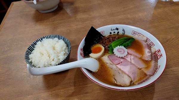 「鶏がら中華＋レアチャーシュー＋ライス」@らぁ麺 ここんの写真
