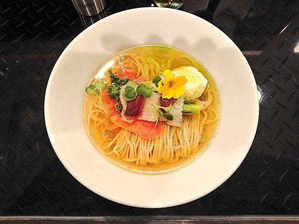 「八咫烏スペシャリテ：la maison de noodle」@トーキョーニューミクスチャーヌードル 八咫烏 CHIKARABOの写真