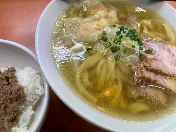 「海老ワンタンメン（950円）＋大盛（50円）＋生姜丼（100円）」@日陰の写真