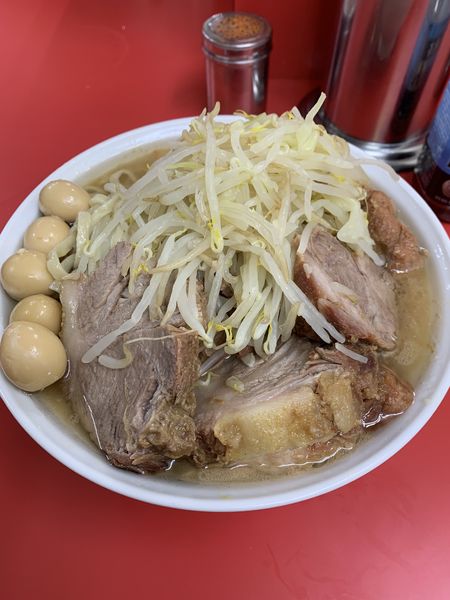 「大ラーメン 豚増し うずら」@ラーメン二郎 柏店の写真