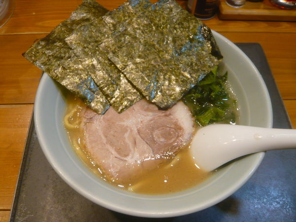 「ラーメン（油すくなめ）」@銀八商店の写真