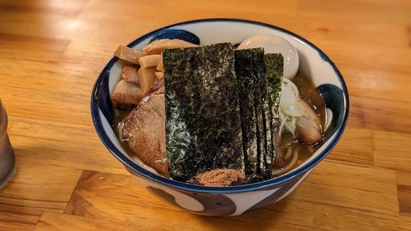 「ラーメン並盛＋特製トッピング（750円＋250円）」@自家製麺 然の写真