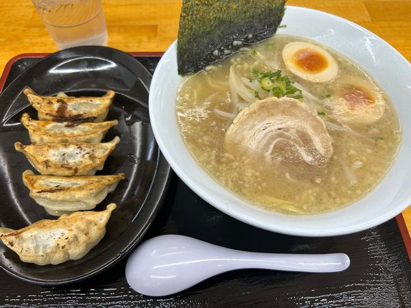 「にんたま塩ラーメン餃子セット1020円」@にんたまラーメン かすみがうら店の写真