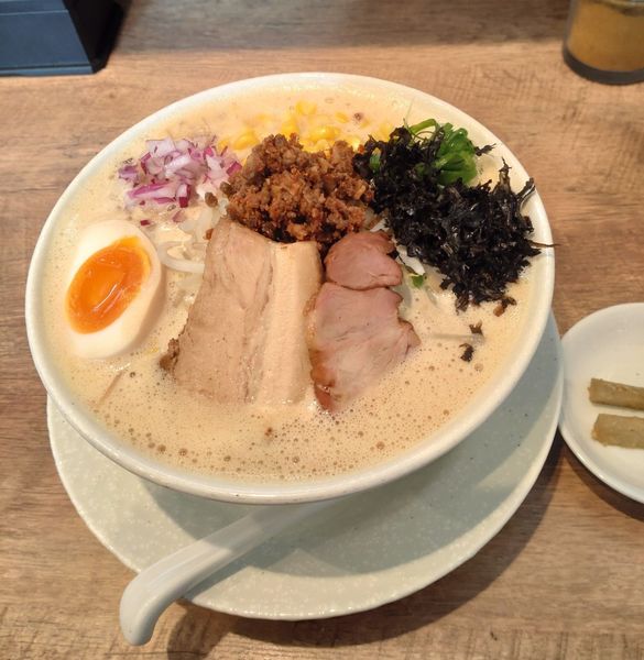 「限定　味噌白湯ラーメン大盛＋炙りチーズ追い飯」@鶏そば みなもの写真