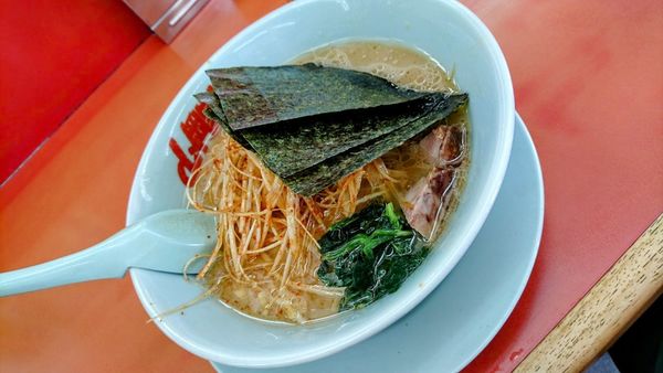 「醤油ネギラーメン」@ラーメン山岡家 さいたま宮前店の写真