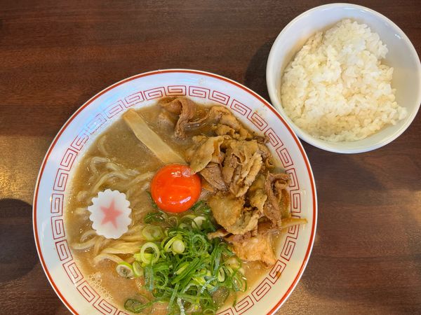 「肉玉そば(200g)980円、ライス小(150g)150円」@元祖 肉玉そば越智の写真