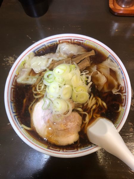 「雲呑中華そば　890円」@丸中華そばの写真