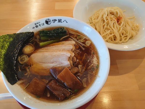「チャーシューつけそば(半麺、1180円)」@築地の中華そば 伊蔵八の写真