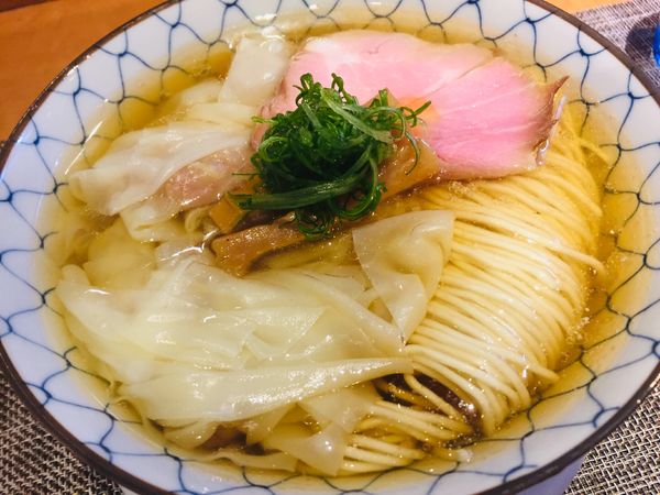 「塩煮干わんたん中華そば【1100円】」@柴崎亭の写真