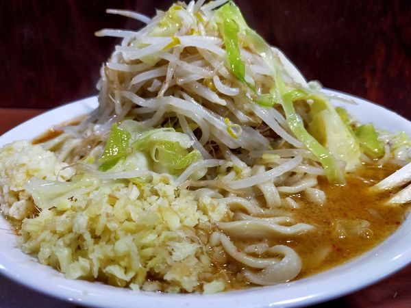 「味噌・大600・生姜（麺硬め・にんにく）」@D麺の写真