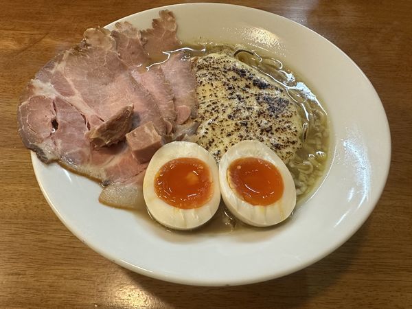 「限定・燻製カキのフォルマージュらぁ麺 特」@らぁ麺はうす Sumika0の写真