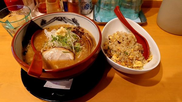 「みそ＋半チャーハン」@麺屋 燕 静岡インター店の写真