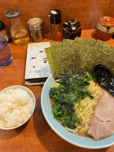 「いどばたラーメン海苔ほうれん草増し800円、硬め濃いめ」@麺処 いどばた家の写真