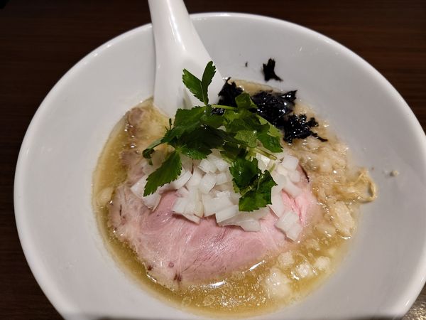 「豚煮干しそば　880円」@寿製麺よしかわ 坂戸店の写真