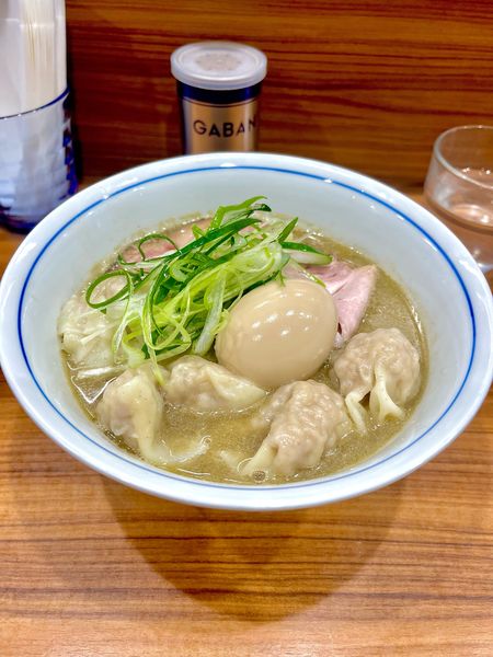 「ワンタン味玉中華そば」@中華そば 西川の写真