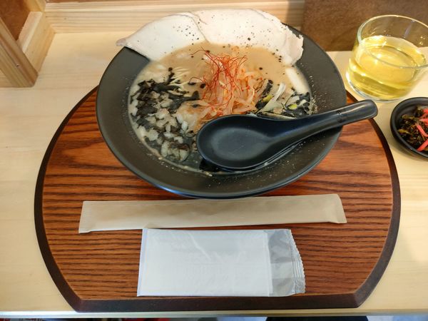 「豚骨しょうゆラーメン」@豚野郎の写真