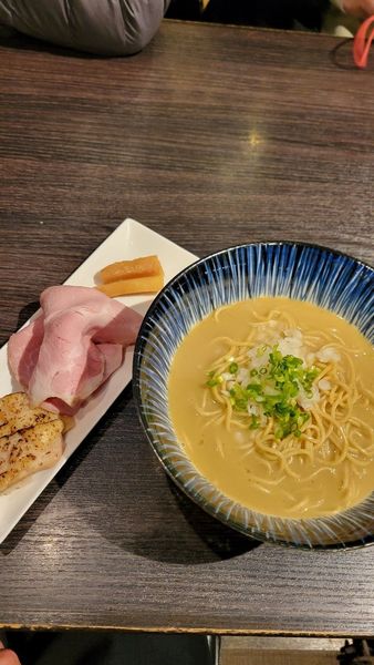 「牡蠣白湯そば」@中華そば 十目一八食堂の写真