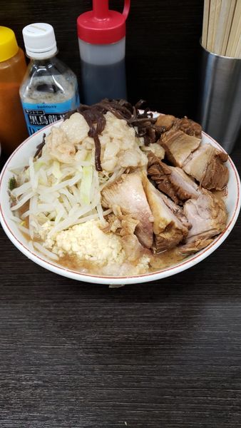 「ラーメン＋豚増し＋生卵」@ラーメン二郎 川越店の写真