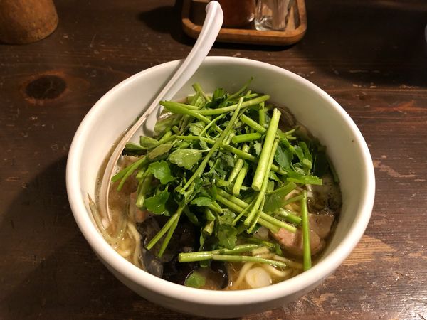 「鶏とセリ」@鶏の穴の写真