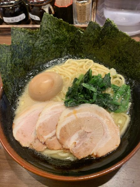 「家系ラーメン」@横浜家系ラーメン 壱角家 大宮東口店の写真