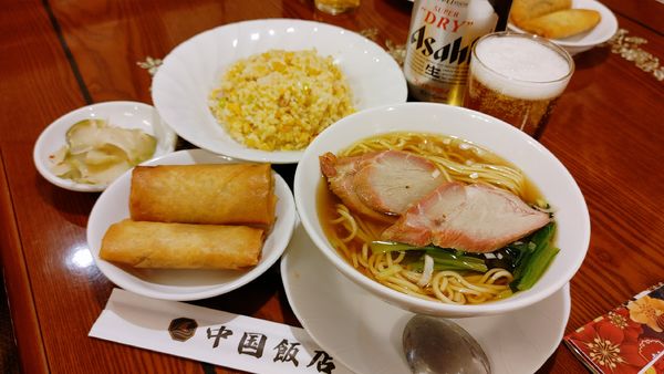 「叉豚湯麺、什錦炒飯、春巻、ビール ￥1,650」@中国飯店の写真