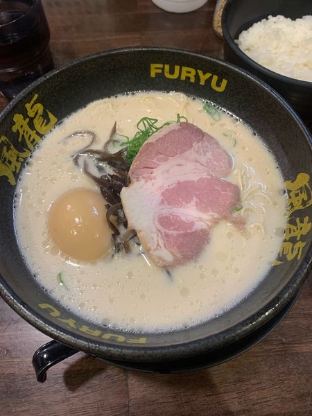 「とんこつラーメン」@とんこつラーメン 博多風龍 大宮東口駅前店の写真