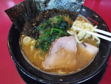 「ラーメン(かためちょっと薄め)(800)」@家系ラーメン王道 王道之印の写真