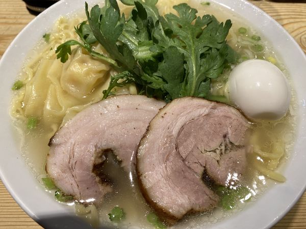 「えびワンタン塩らー麺」@横濱元町 本丸亭 横浜店の写真