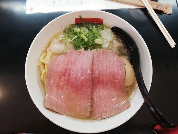「贅沢焼牛塩らぁ麺」@牛骨らぁ麺 マタドール 本店の写真