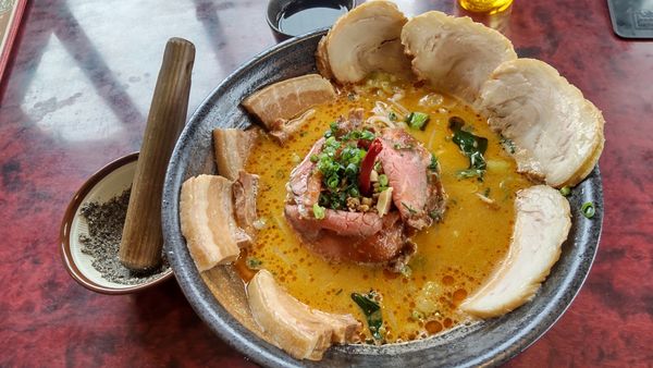 「ランチ超肉食系担担麺1584円」@中華食堂シャオの写真