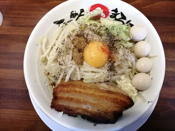 「男気まぜカレー うずらトッピング(4個)」@まるはち 春日井店の写真