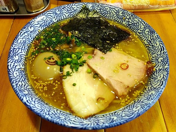 「はるゆたか 太麺 塩 味玉」@らーめん森や。の写真