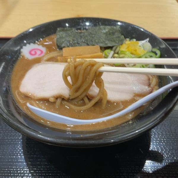 「濃厚豚骨魚介らーめん　970円」@松戸富田麺桜の写真