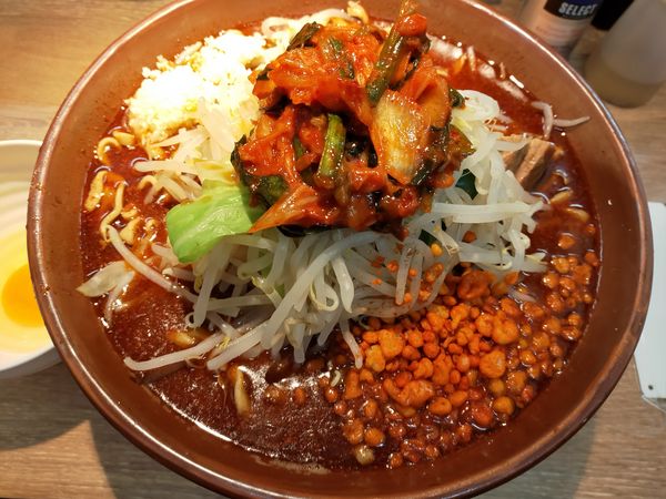 「辛ミニラーメン大1000円+ニラキムチ110円+生卵60円」@麺屋 浜一の写真